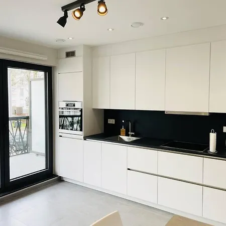 Luxury New Flat W Terrace & Parking Apartment